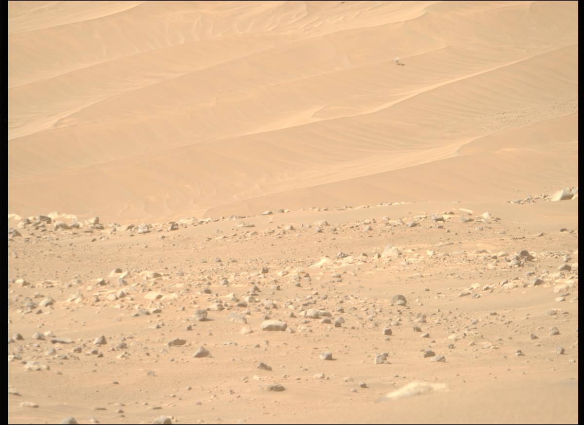 This image was taken by MCZ_RIGHT onboard NASA's Mars rover Perseverance on Sol 1052