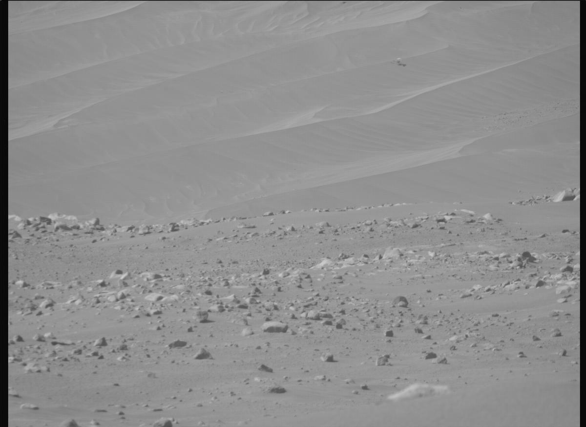 This image was taken by MCZ_RIGHT onboard NASA's Mars rover Perseverance on Sol 1052
