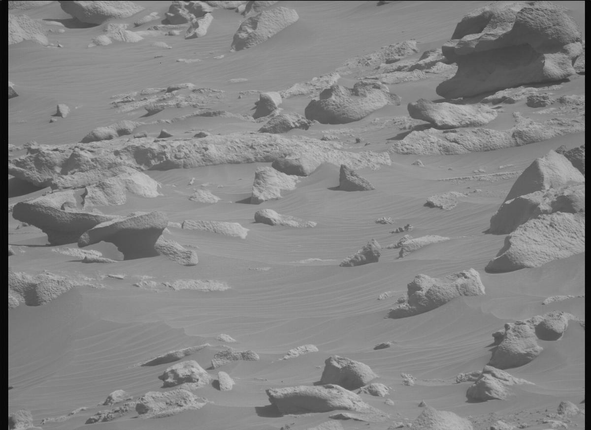 This image was taken by MCZ_LEFT onboard NASA's Mars rover Perseverance on Sol 1054