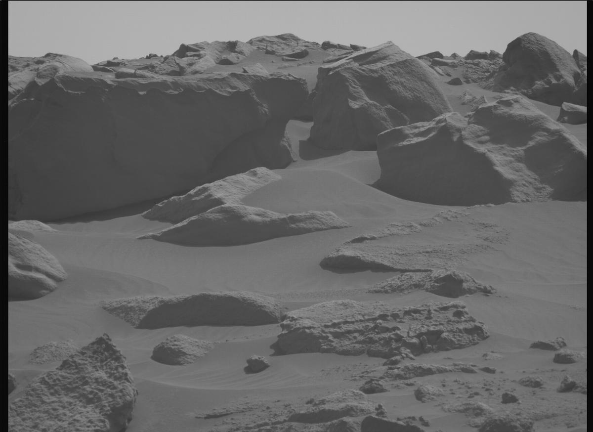 This image was taken by MCZ_LEFT onboard NASA's Mars rover Perseverance on Sol 1054
