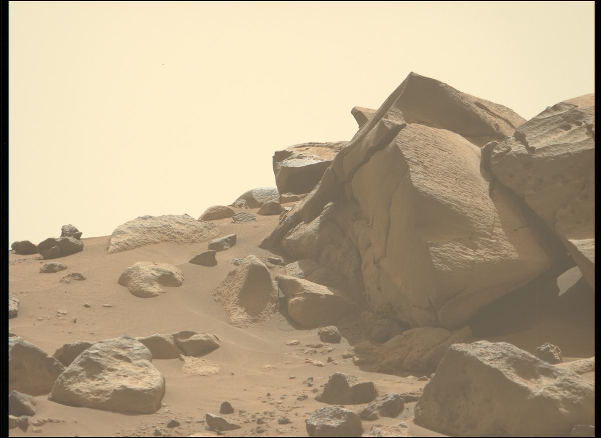 This image was taken by MCZ_LEFT onboard NASA's Mars rover Perseverance on Sol 1054