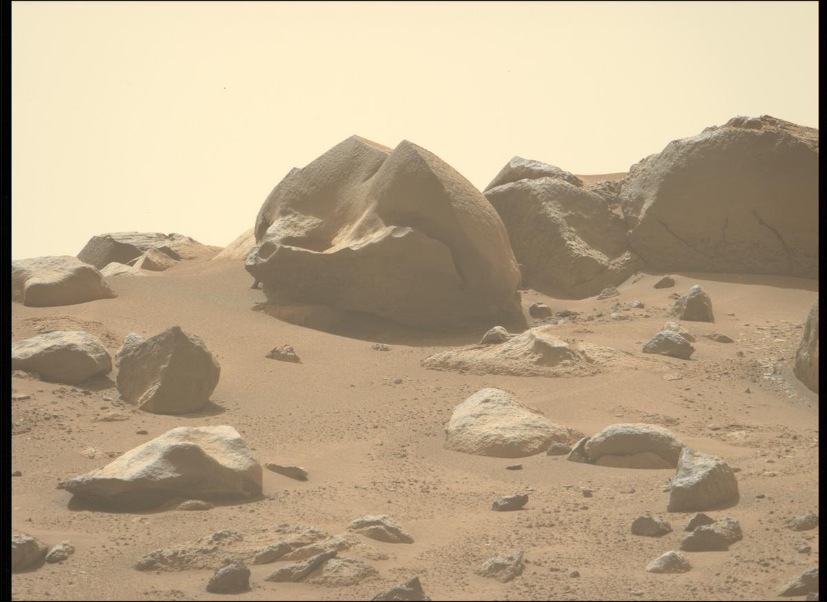 This image was taken by MCZ_LEFT onboard NASA's Mars rover Perseverance on Sol 1054