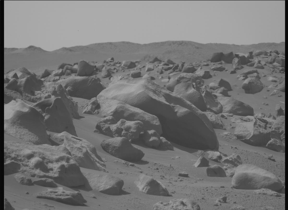 This image was taken by MCZ_LEFT onboard NASA's Mars rover Perseverance on Sol 1054