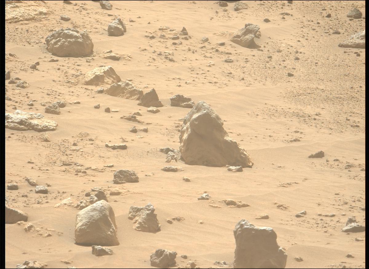 This image was taken by MCZ_LEFT onboard NASA's Mars rover Perseverance on Sol 1054