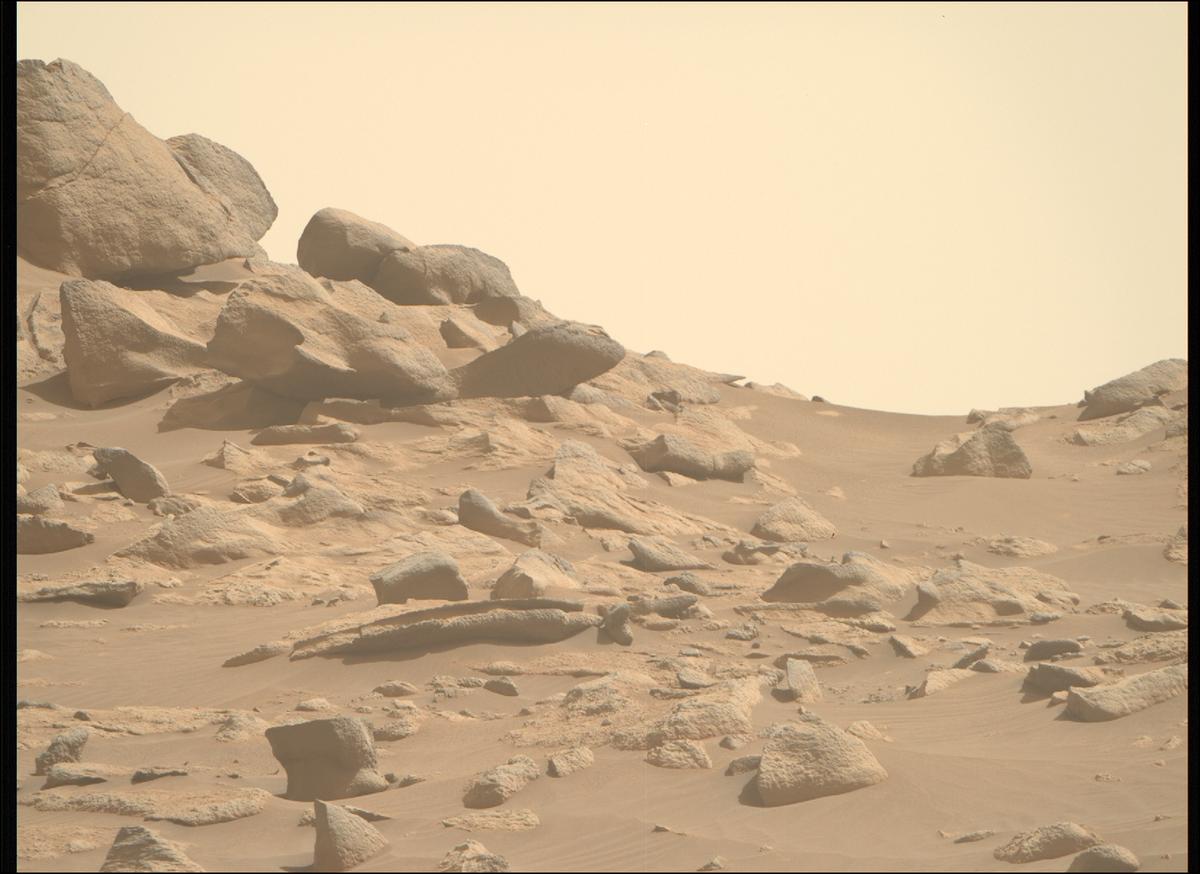 This image was taken by MCZ_RIGHT onboard NASA's Mars rover Perseverance on Sol 1054