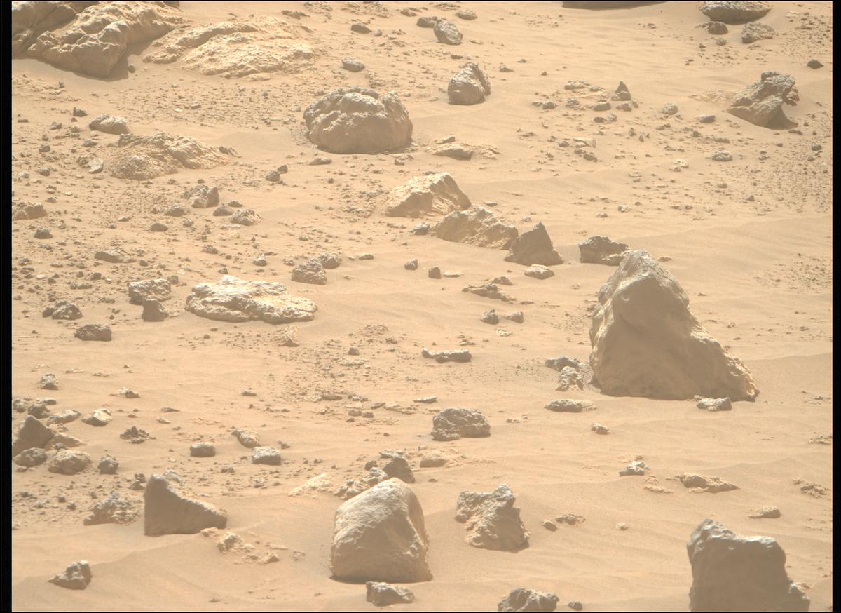 This image was taken by MCZ_RIGHT onboard NASA's Mars rover Perseverance on Sol 1054