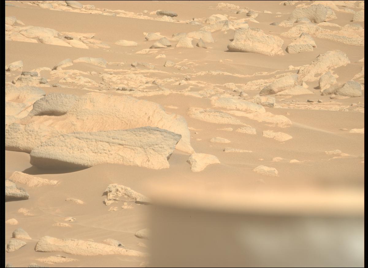 This image was taken by MCZ_LEFT onboard NASA's Mars rover Perseverance on Sol 1058