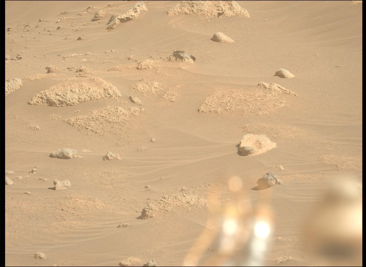 This image was taken by MCZ_LEFT onboard NASA's Mars rover Perseverance on Sol 1058