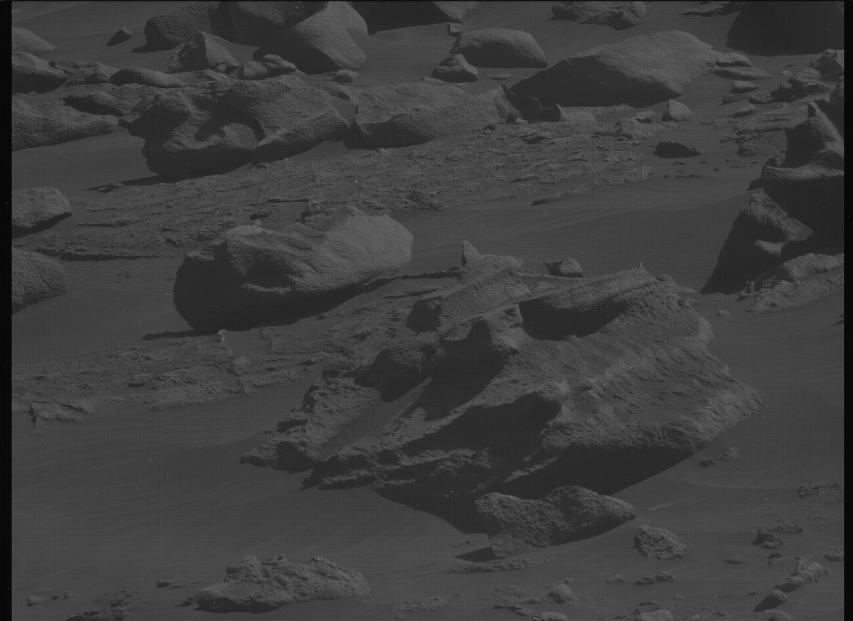 This image was taken by MCZ_LEFT onboard NASA's Mars rover Perseverance on Sol 1059