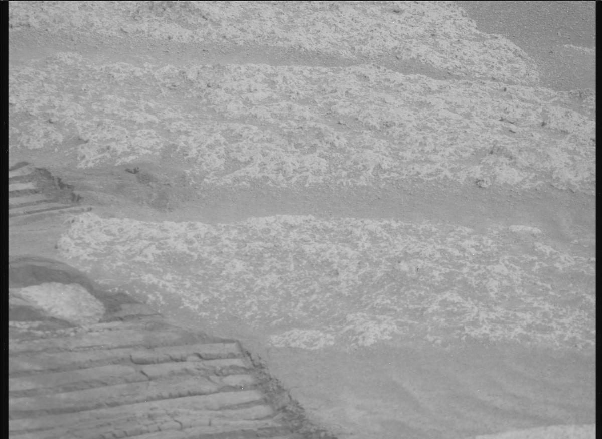 This image was taken by MCZ_RIGHT onboard NASA's Mars rover Perseverance on Sol 1059