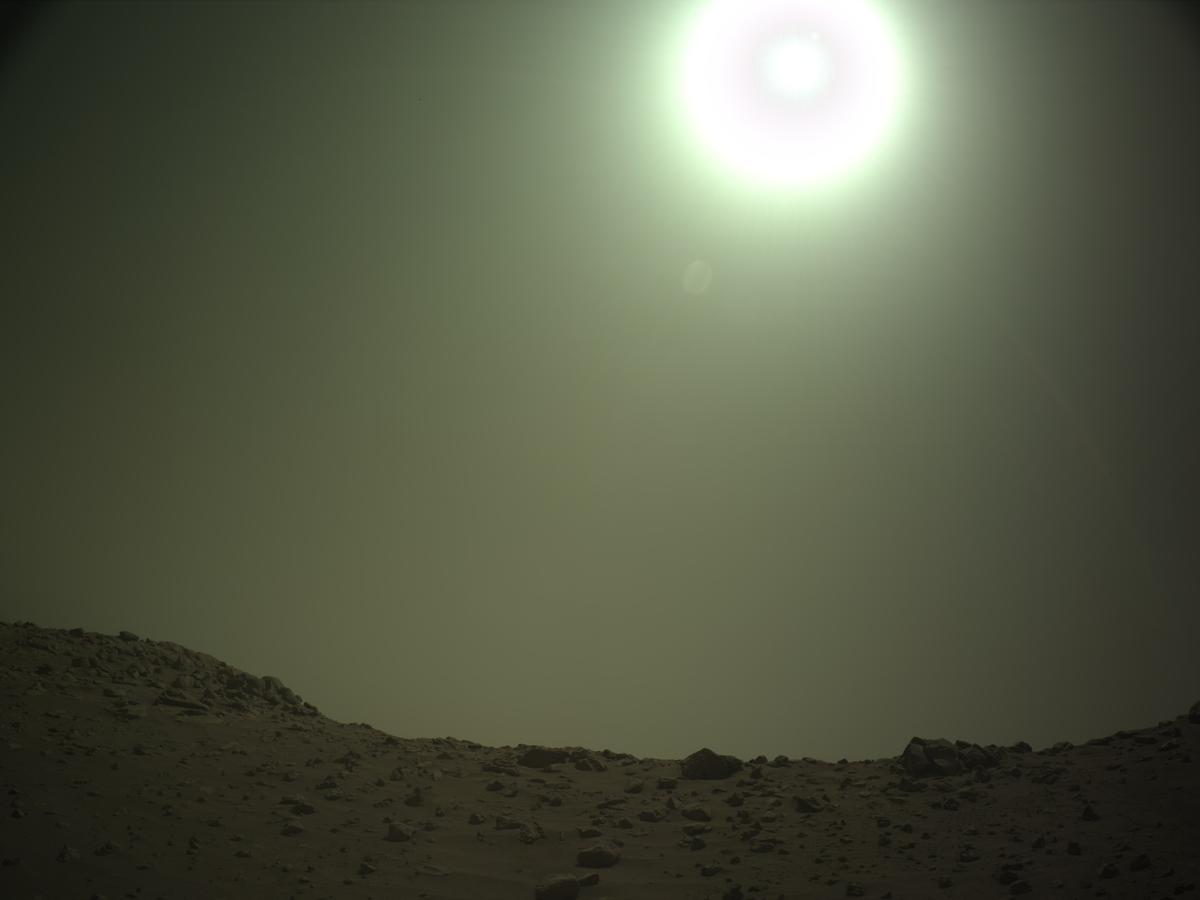 This image was taken by NAVCAM_LEFT onboard NASA's Mars rover Perseverance on Sol 1060