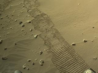 View image taken on Mars, Mars Perseverance Sol 1063: Right Navigation Camera (Navcam)