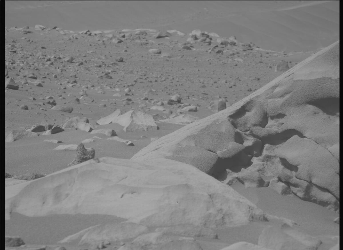 This image was taken by MCZ_LEFT onboard NASA's Mars rover Perseverance on Sol 1063
