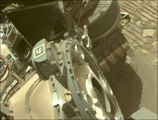 View image taken on Mars, Mars Perseverance Sol 1065: Right Navigation Camera (Navcam)