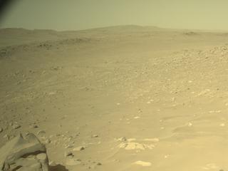 View image taken on Mars, Mars Perseverance Sol 1066: Right Navigation Camera (Navcam)