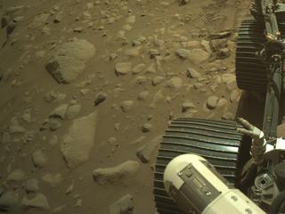 View image taken on Mars, Mars Perseverance Sol 1068: Left Navigation Camera (Navcam)