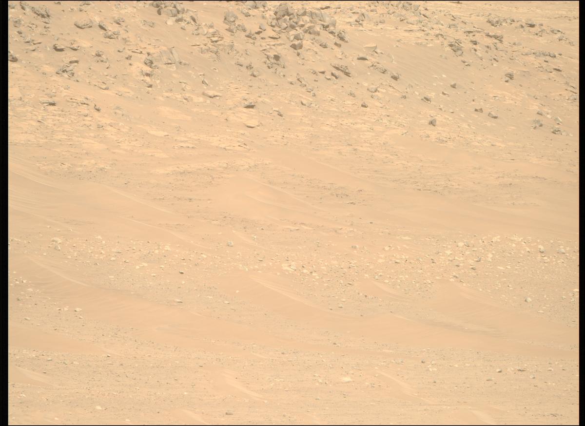 This image was taken by MCZ_RIGHT onboard NASA's Mars rover Perseverance on Sol 1068
