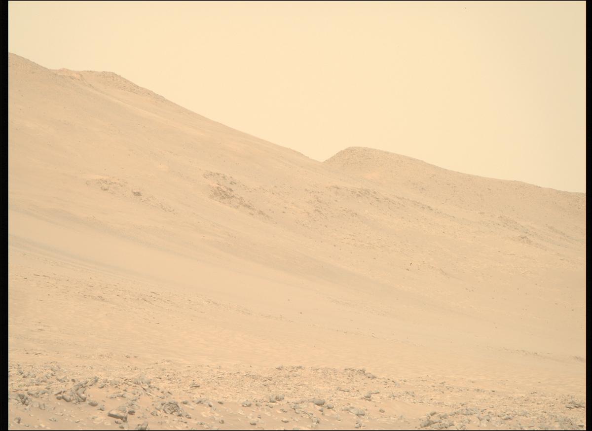 This image was taken by MCZ_RIGHT onboard NASA's Mars rover Perseverance on Sol 1068