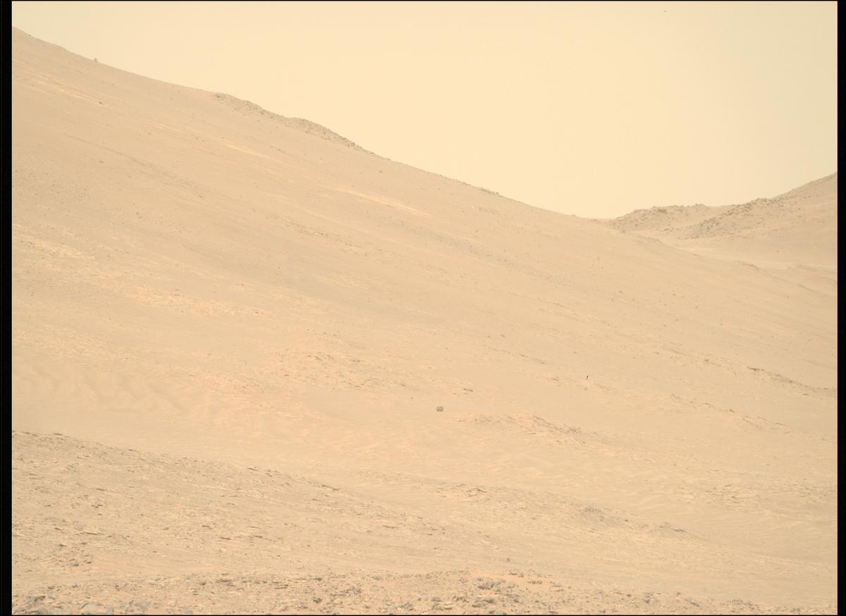 This image was taken by MCZ_RIGHT onboard NASA's Mars rover Perseverance on Sol 1068