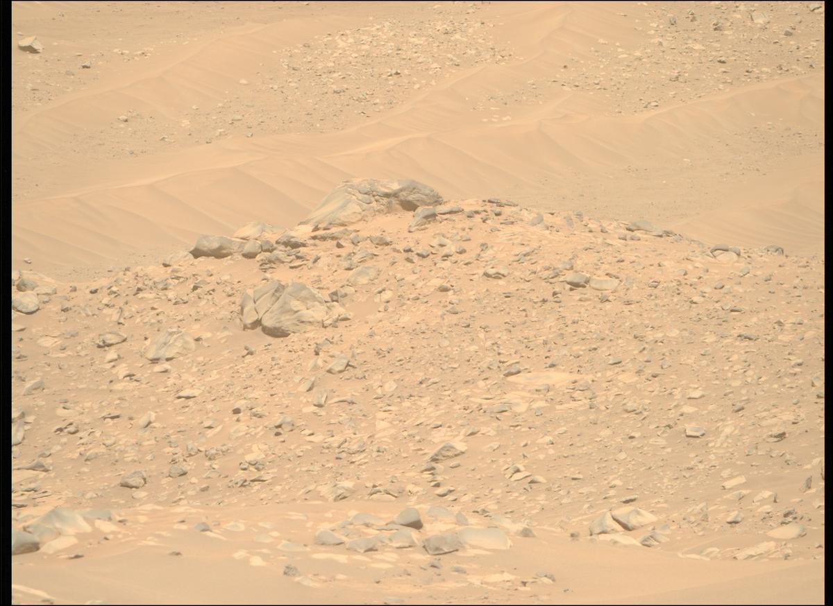 This image was taken by MCZ_RIGHT onboard NASA's Mars rover Perseverance on Sol 1068