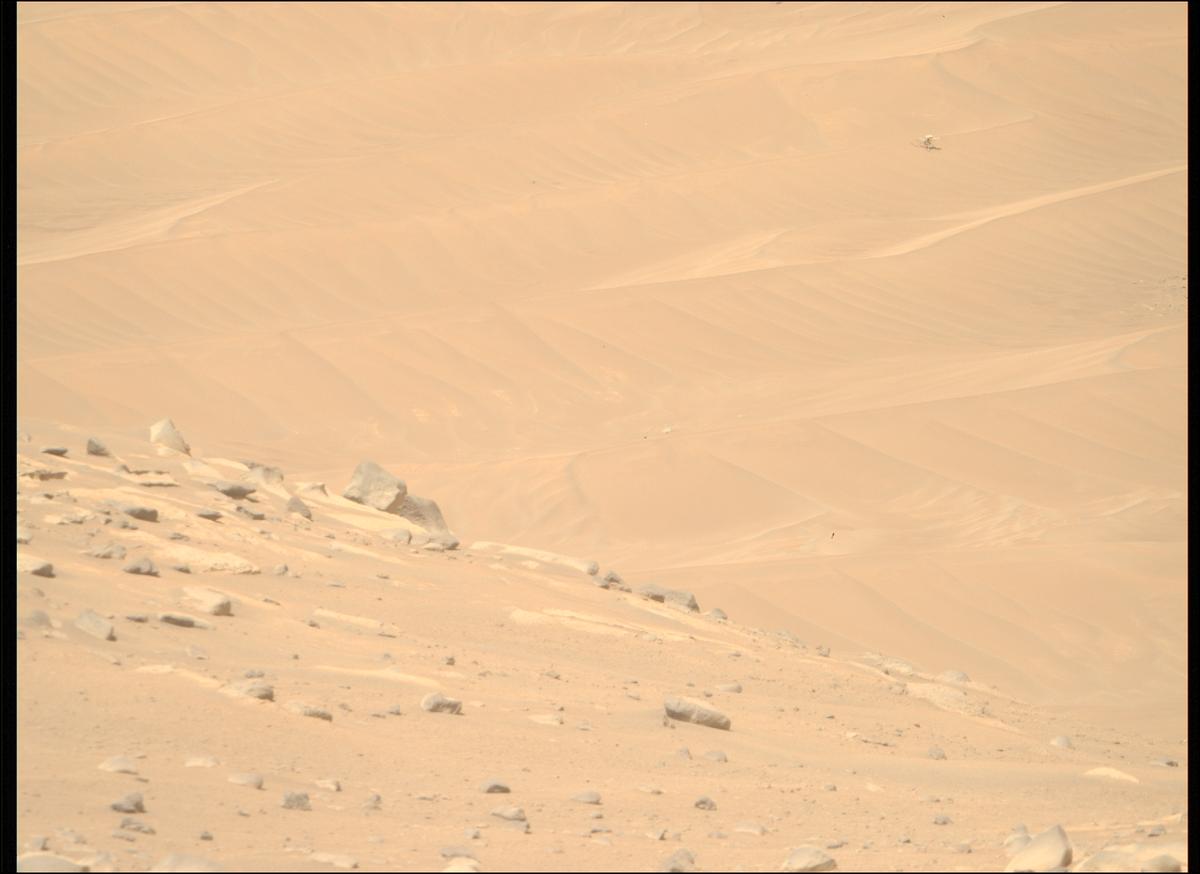 This image was taken by MCZ_RIGHT onboard NASA's Mars rover Perseverance on Sol 1068