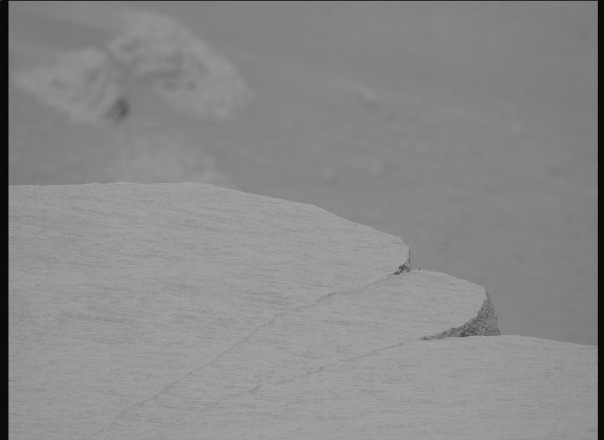 This image was taken by MCZ_RIGHT onboard NASA's Mars rover Perseverance on Sol 1069