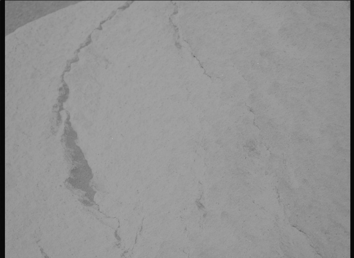 This image was taken by MCZ_RIGHT onboard NASA's Mars rover Perseverance on Sol 1069