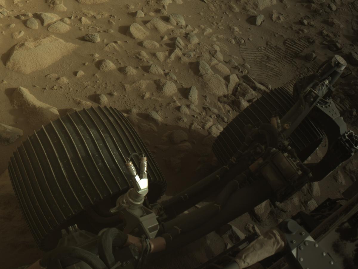 This image was taken by NAVCAM_RIGHT onboard NASA's Mars rover Perseverance on Sol 1073