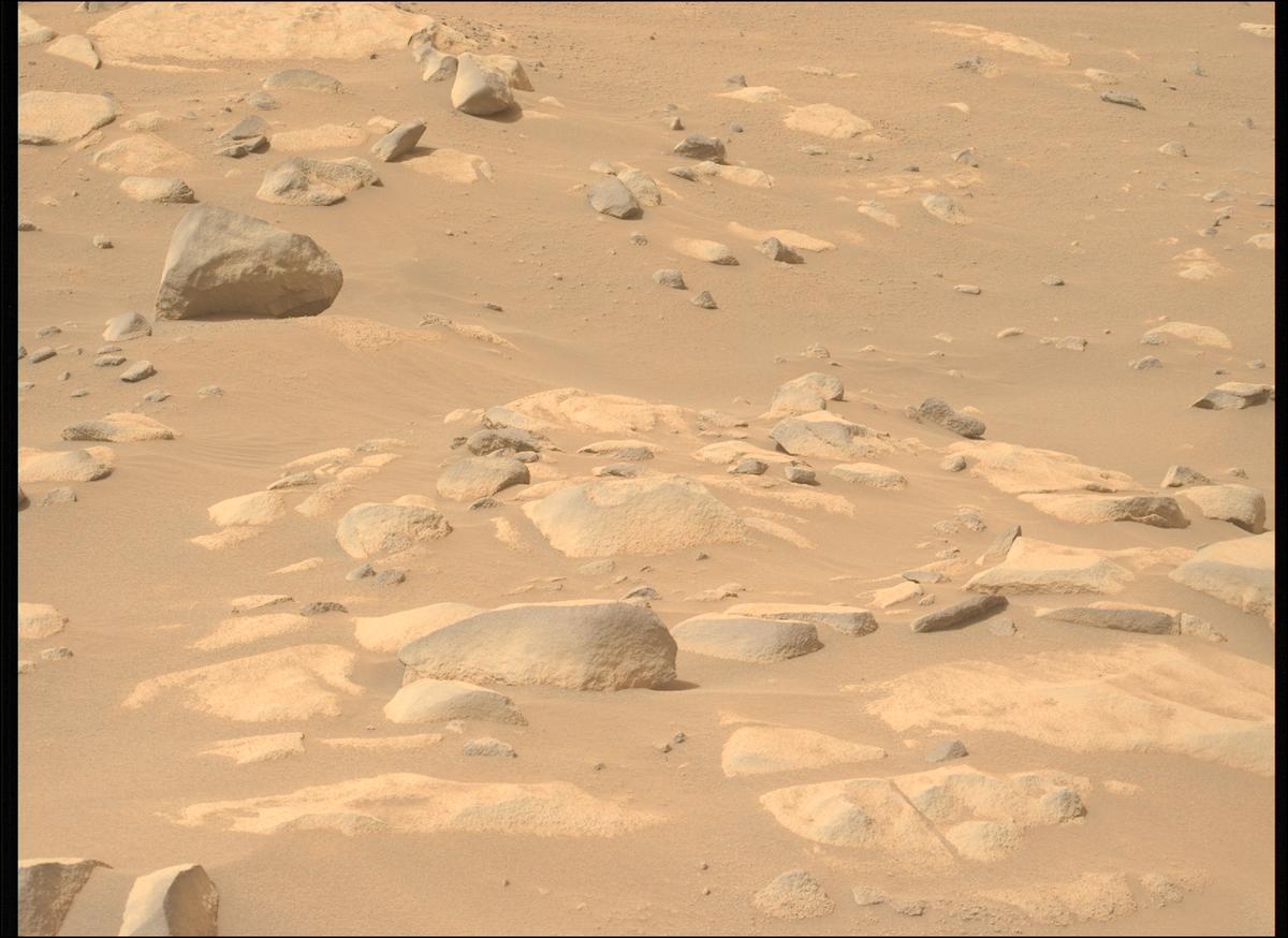 This image was taken by MCZ_LEFT onboard NASA's Mars rover Perseverance on Sol 1074