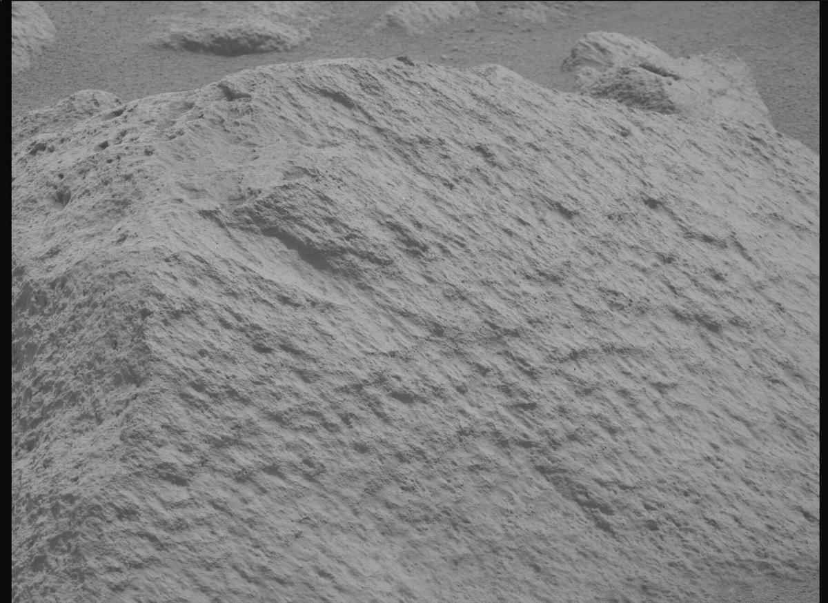 This image was taken by MCZ_RIGHT onboard NASA's Mars rover Perseverance on Sol 1074