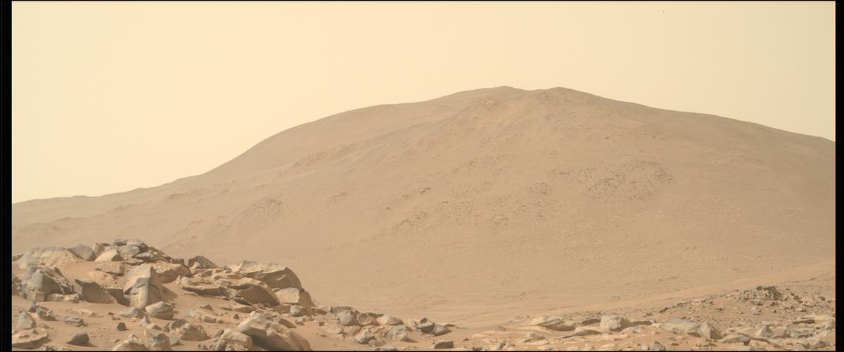 This image was taken by MCZ_RIGHT onboard NASA's Mars rover Perseverance on Sol 1075