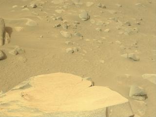 View image taken on Mars, Mars Perseverance Sol 1084: Right Navigation Camera (Navcam)