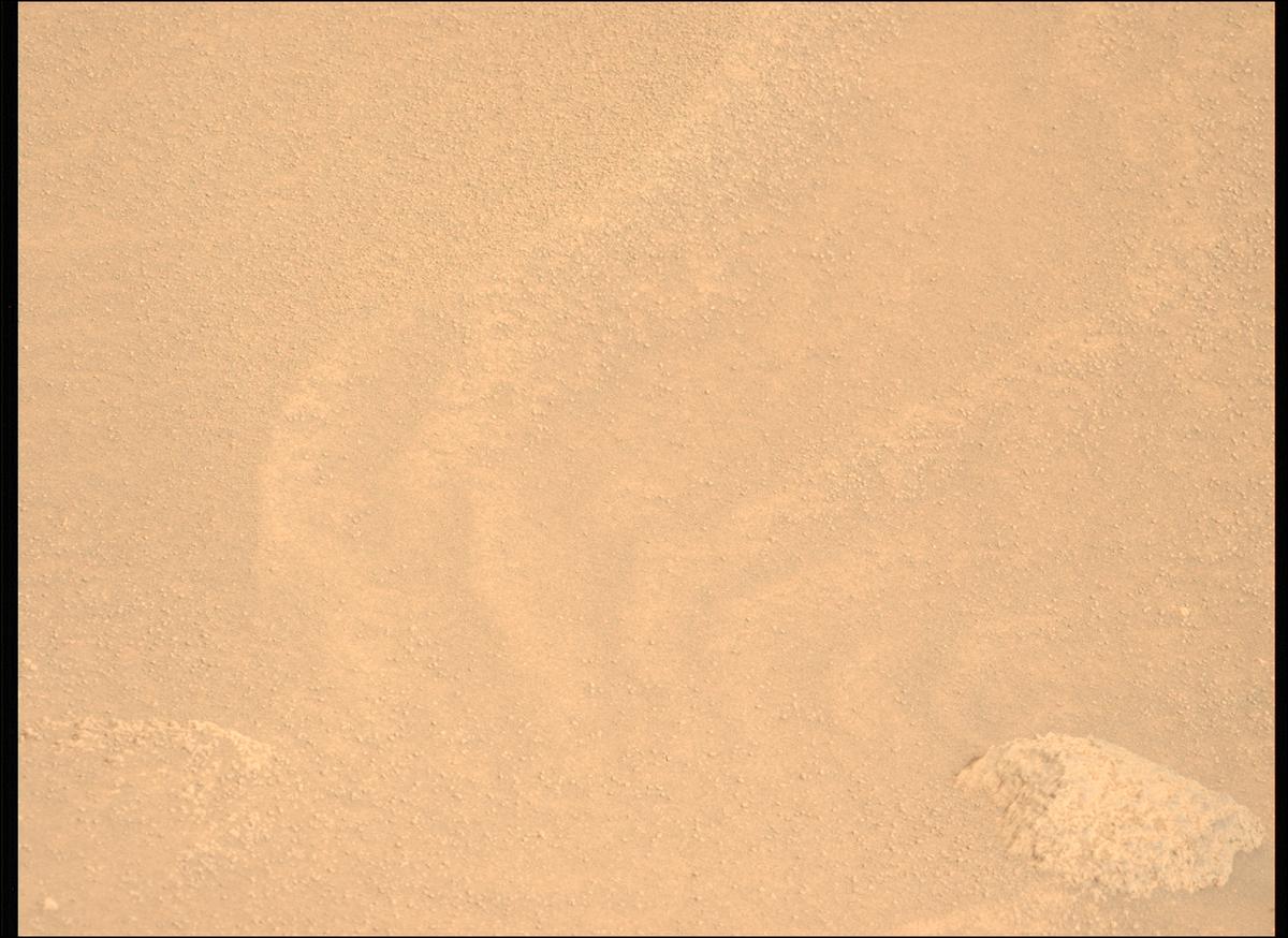This image was taken by MCZ_LEFT onboard NASA's Mars rover Perseverance on Sol 1084