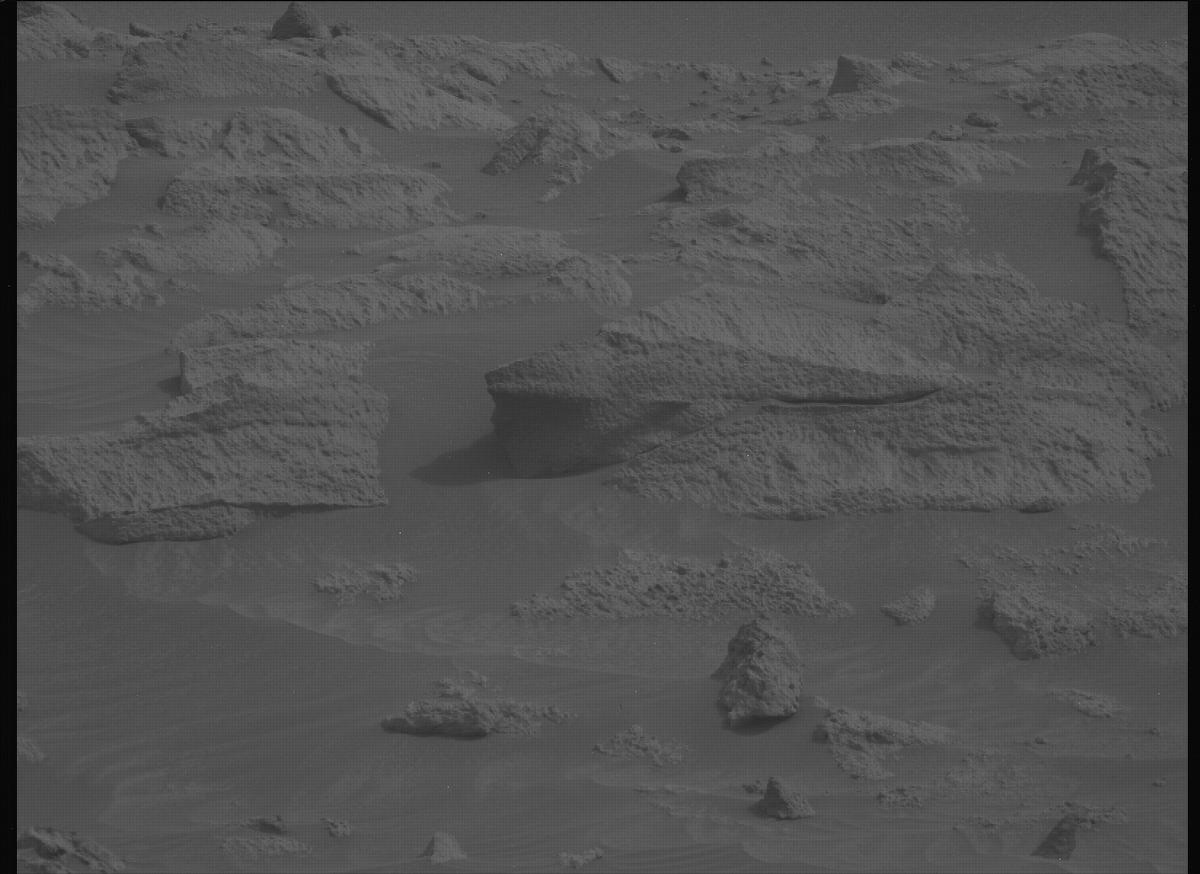 This image was taken by MCZ_LEFT onboard NASA's Mars rover Perseverance on Sol 1084