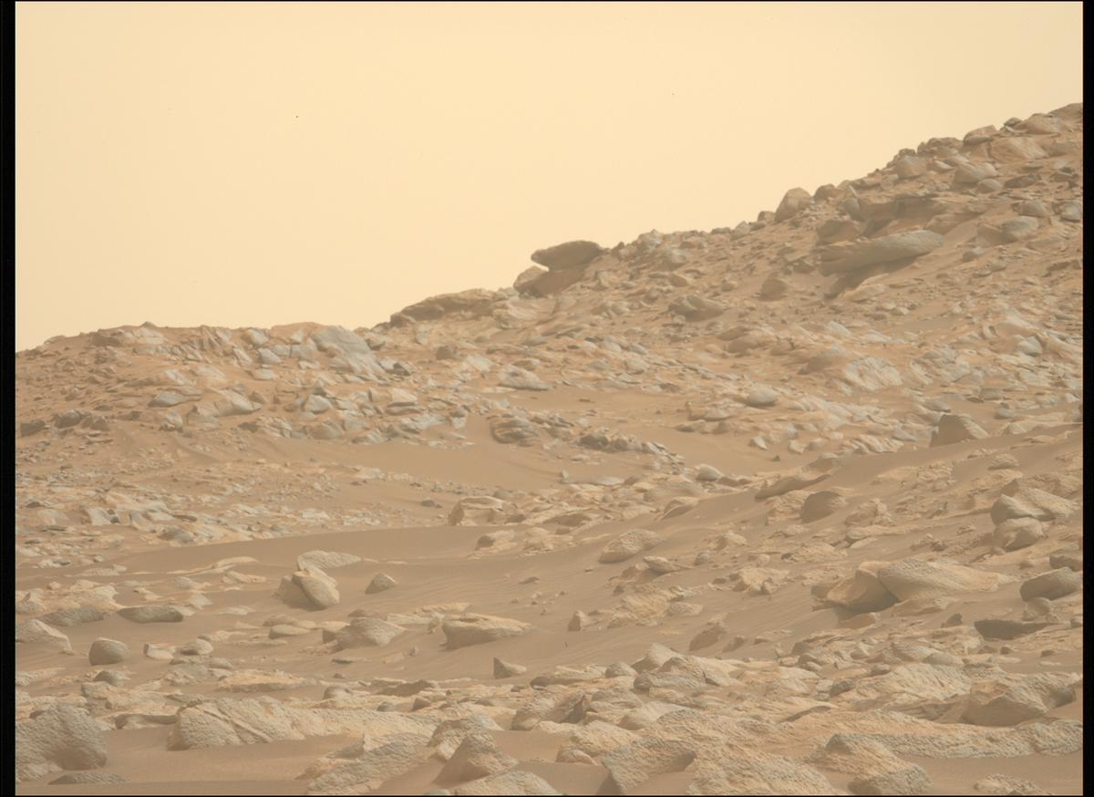 This image was taken by MCZ_LEFT onboard NASA's Mars rover Perseverance on Sol 1085