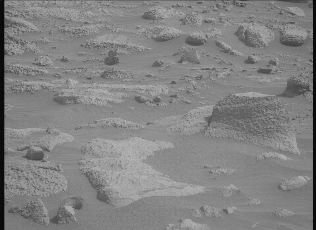 This image was taken by MCZ_LEFT onboard NASA's Mars rover Perseverance on Sol 1085
