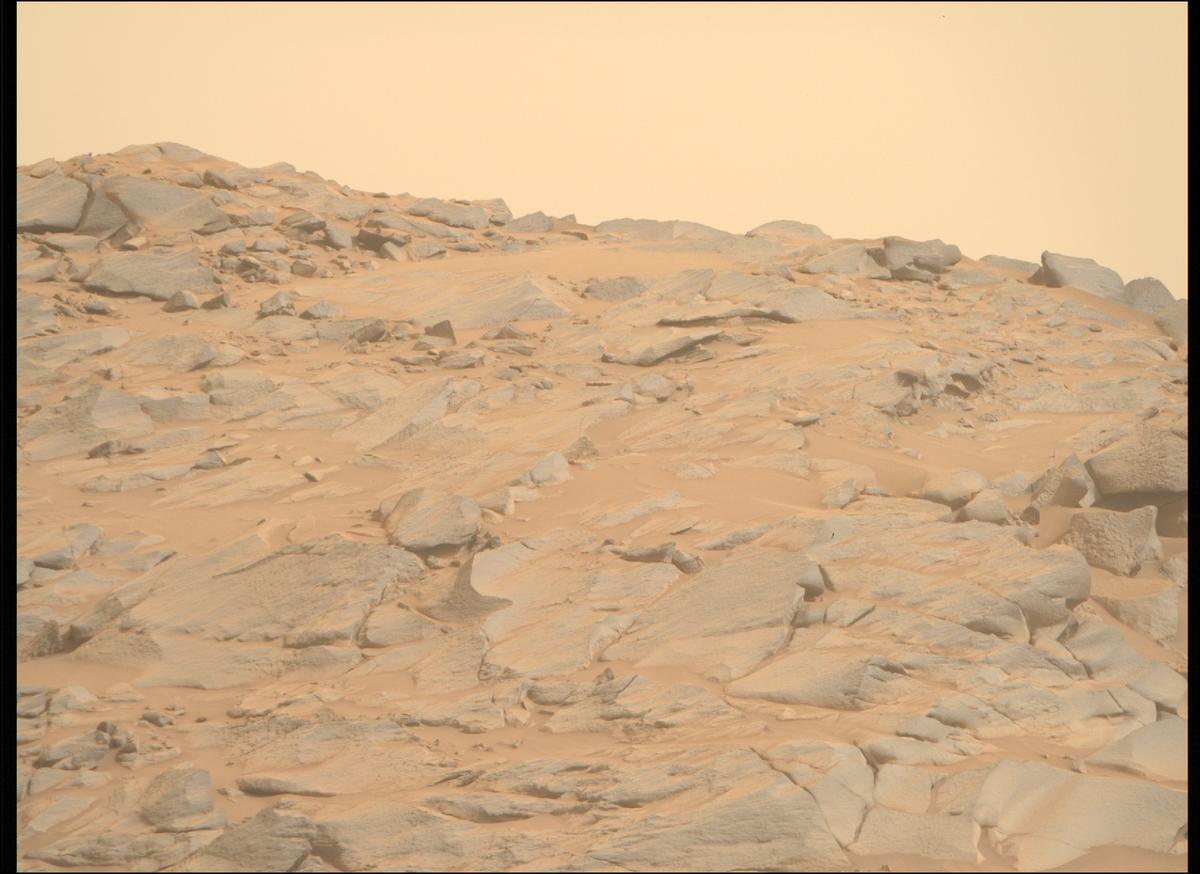 This image was taken by MCZ_RIGHT onboard NASA's Mars rover Perseverance on Sol 1085