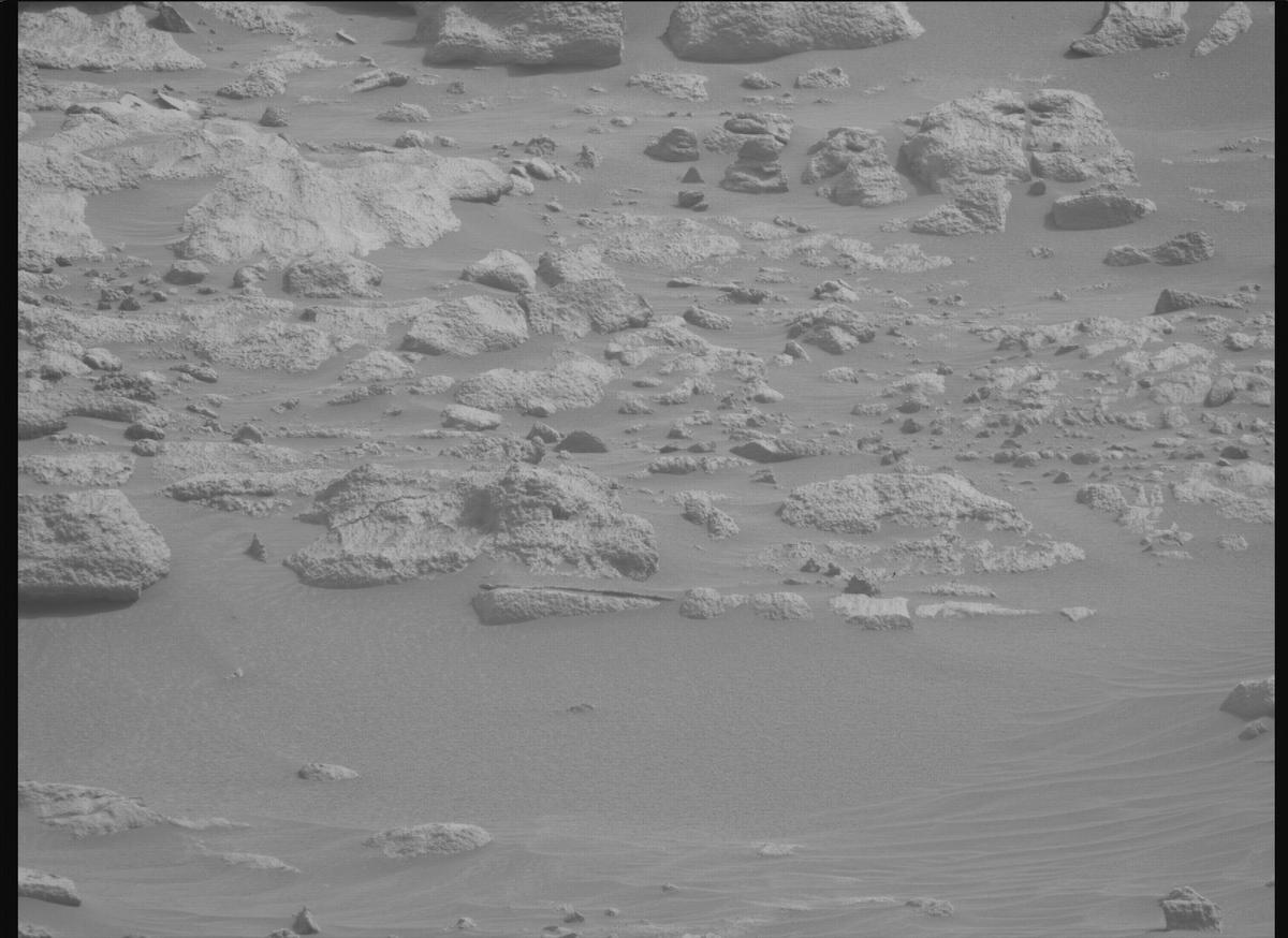 This image was taken by MCZ_RIGHT onboard NASA's Mars rover Perseverance on Sol 1085