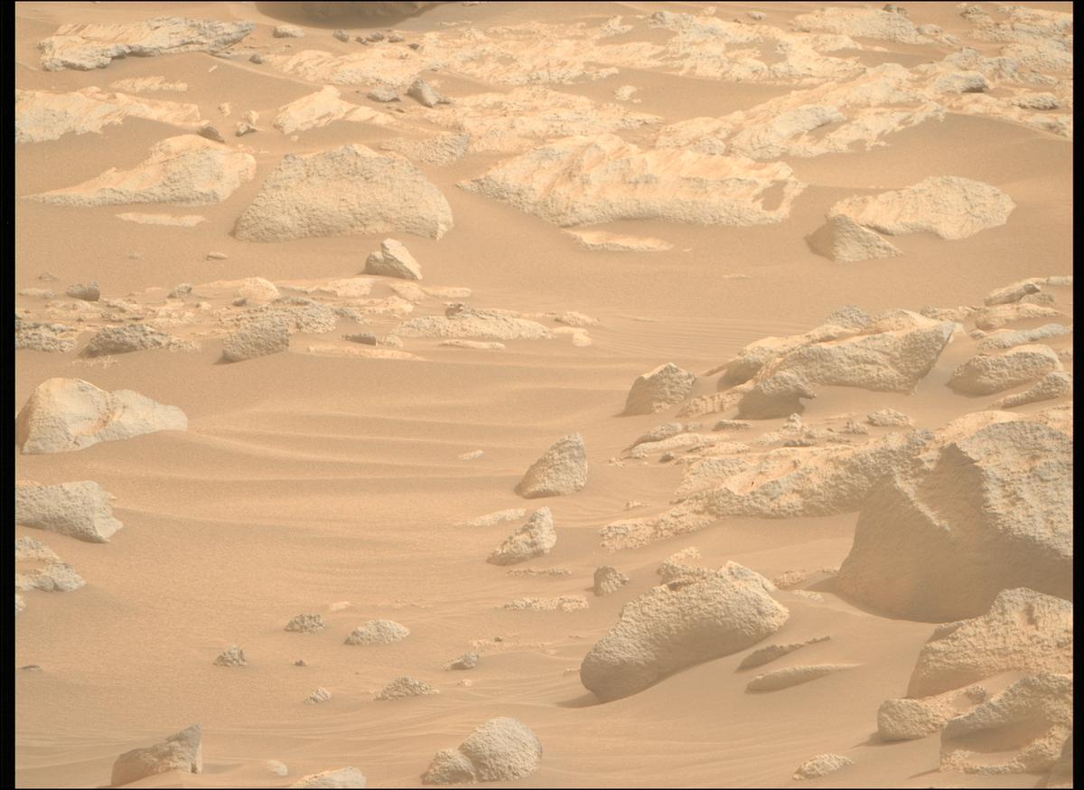 This image was taken by MCZ_RIGHT onboard NASA's Mars rover Perseverance on Sol 1085