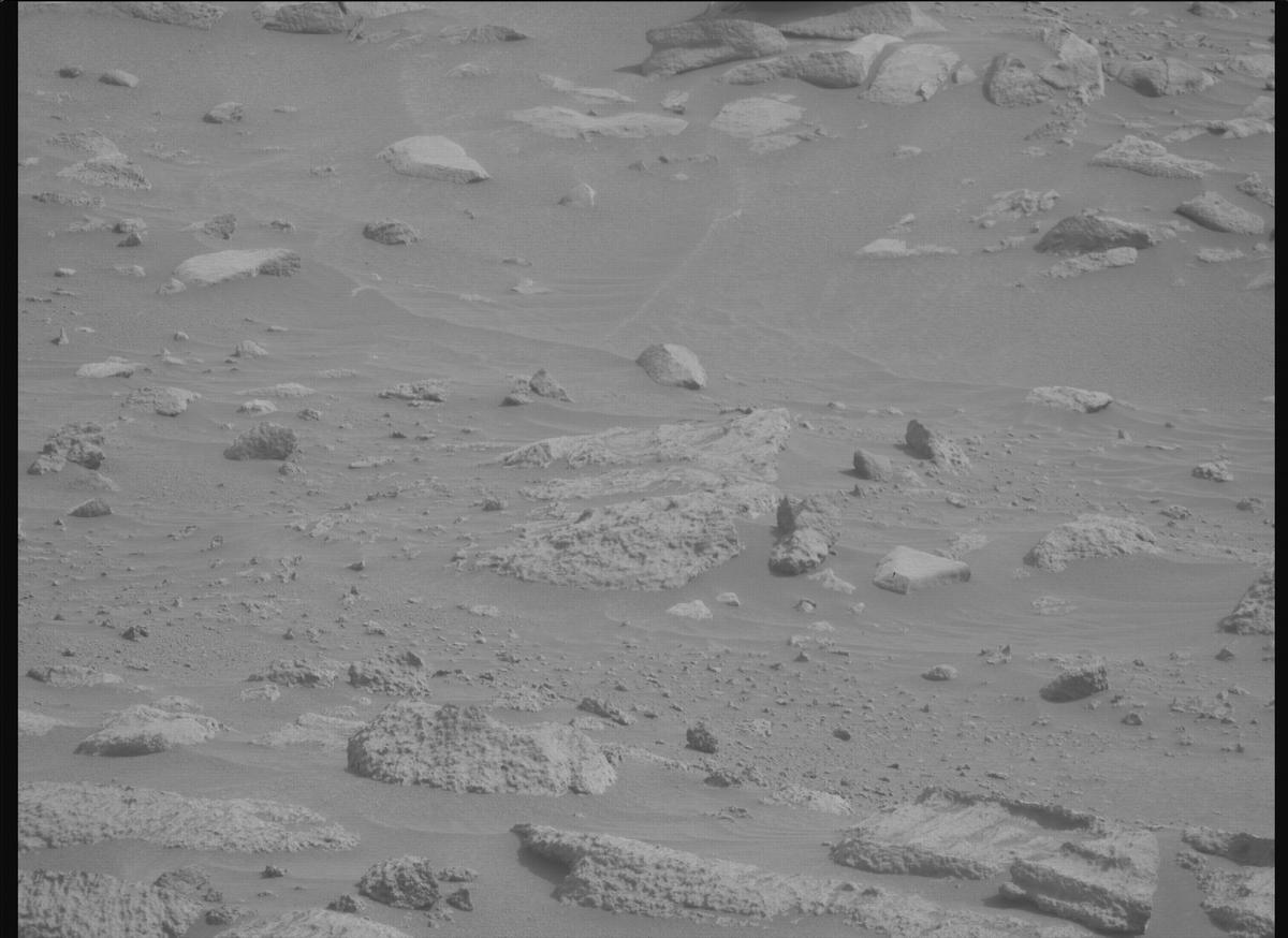 This image was taken by MCZ_RIGHT onboard NASA's Mars rover Perseverance on Sol 1085