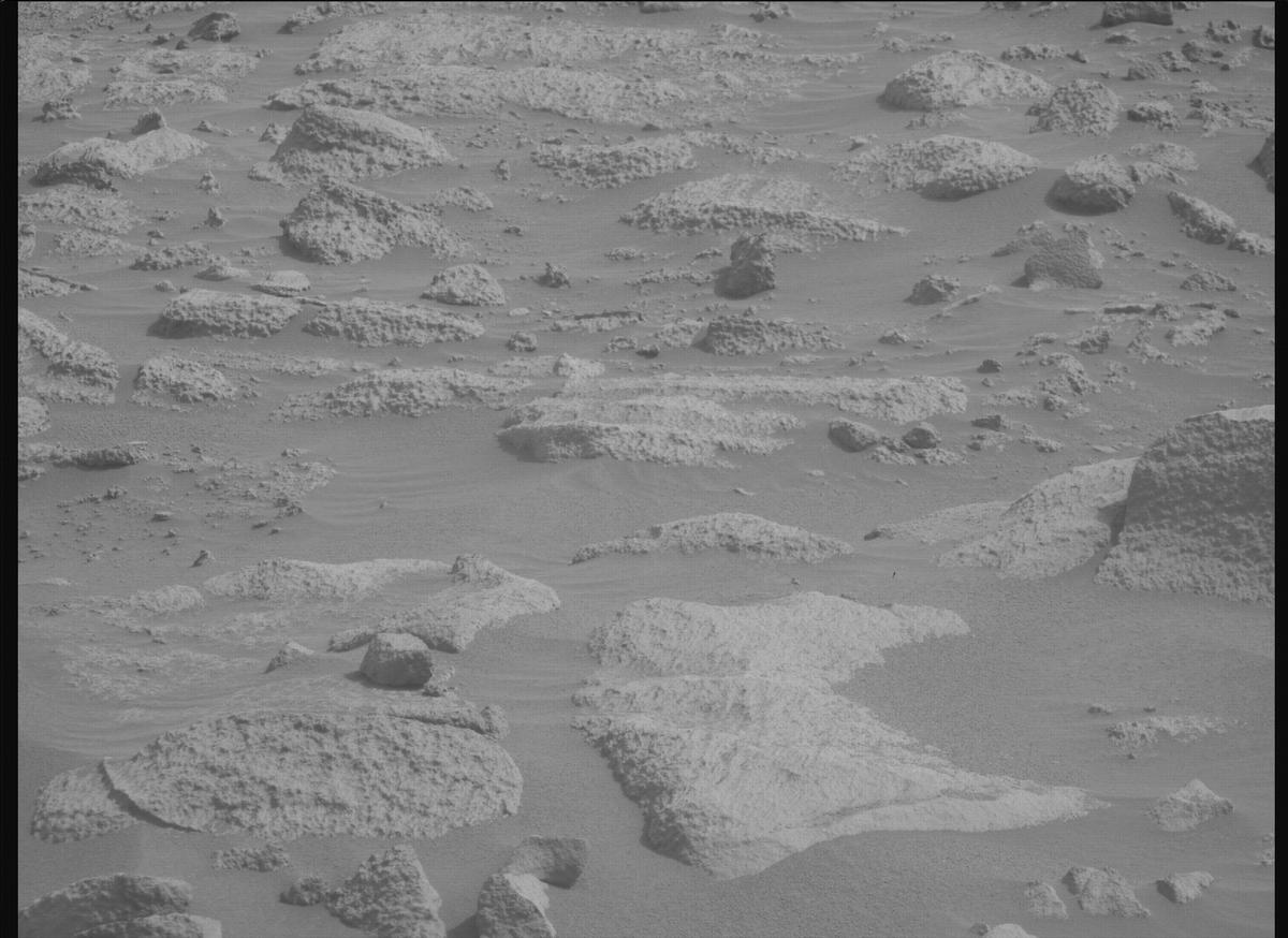 This image was taken by MCZ_RIGHT onboard NASA's Mars rover Perseverance on Sol 1085