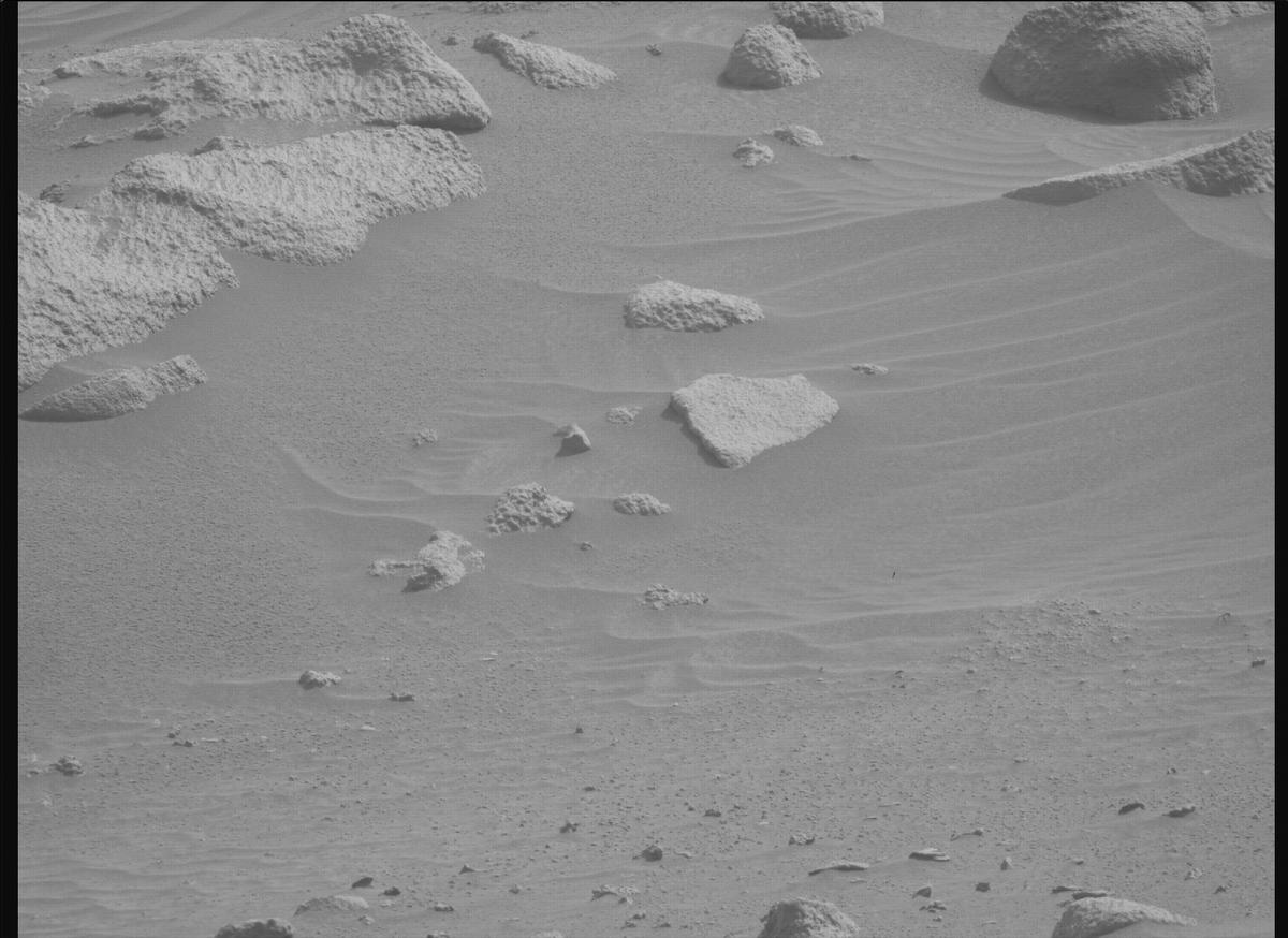 This image was taken by MCZ_RIGHT onboard NASA's Mars rover Perseverance on Sol 1085