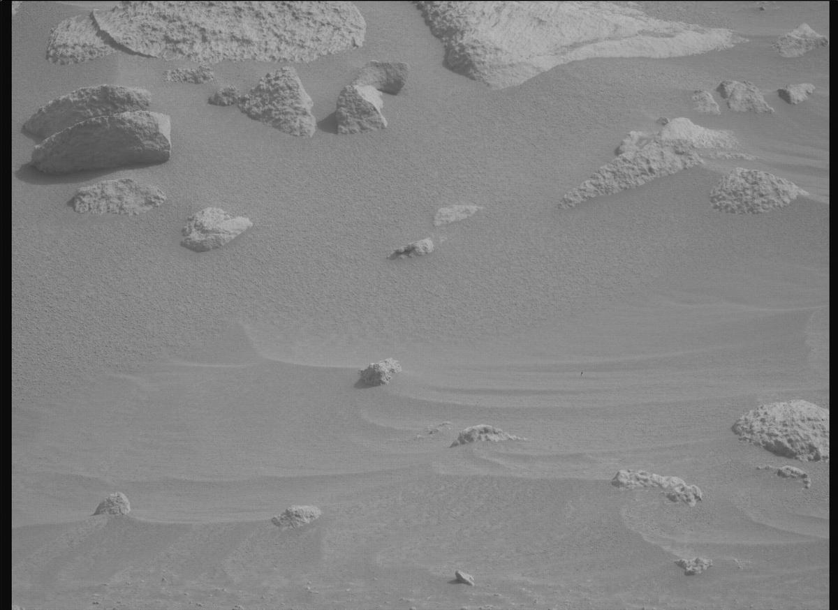 This image was taken by MCZ_RIGHT onboard NASA's Mars rover Perseverance on Sol 1085