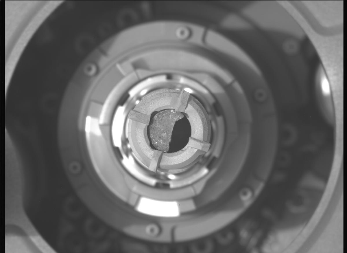 This image was taken by MCZ_LEFT onboard NASA's Mars rover Perseverance on Sol 1086