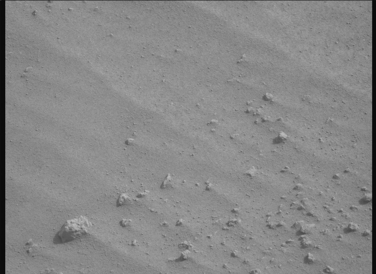 This image was taken by MCZ_RIGHT onboard NASA's Mars rover Perseverance on Sol 1087