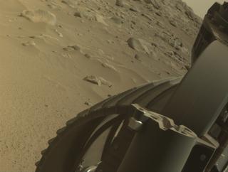 View image taken on Mars, Mars Perseverance Sol 1091: Front Right Hazard Avoidance Camera (Hazcam)