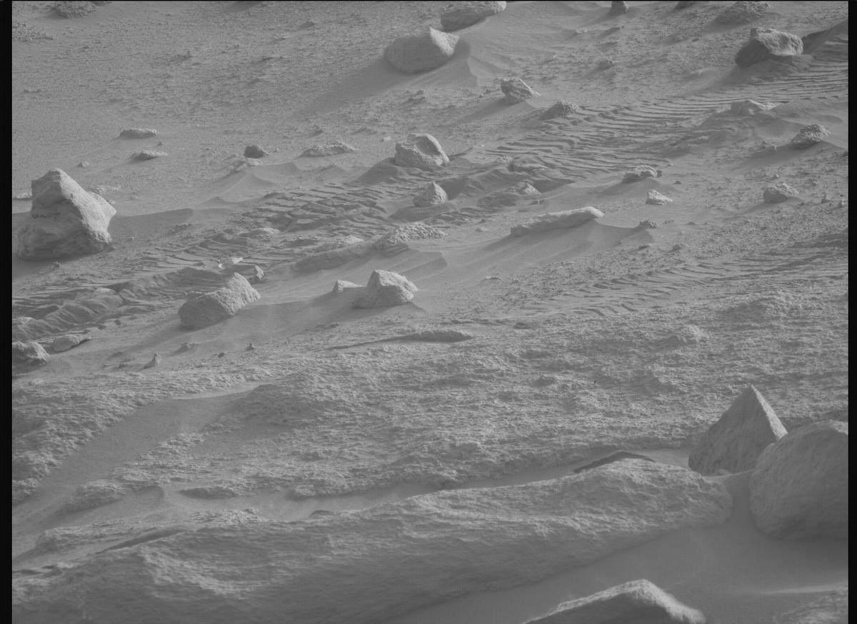 This image was taken by MCZ_RIGHT onboard NASA's Mars rover Perseverance on Sol 1091
