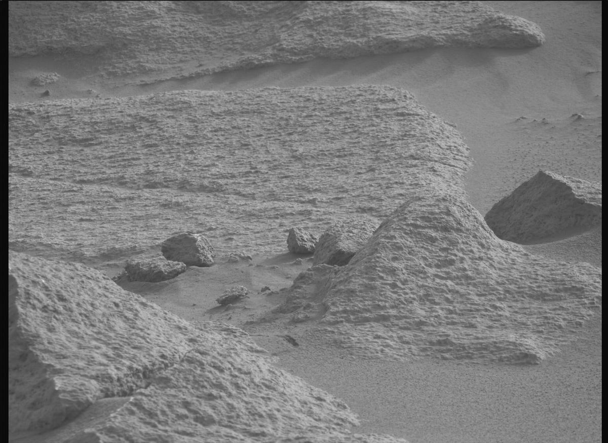 This image was taken by MCZ_RIGHT onboard NASA's Mars rover Perseverance on Sol 1091