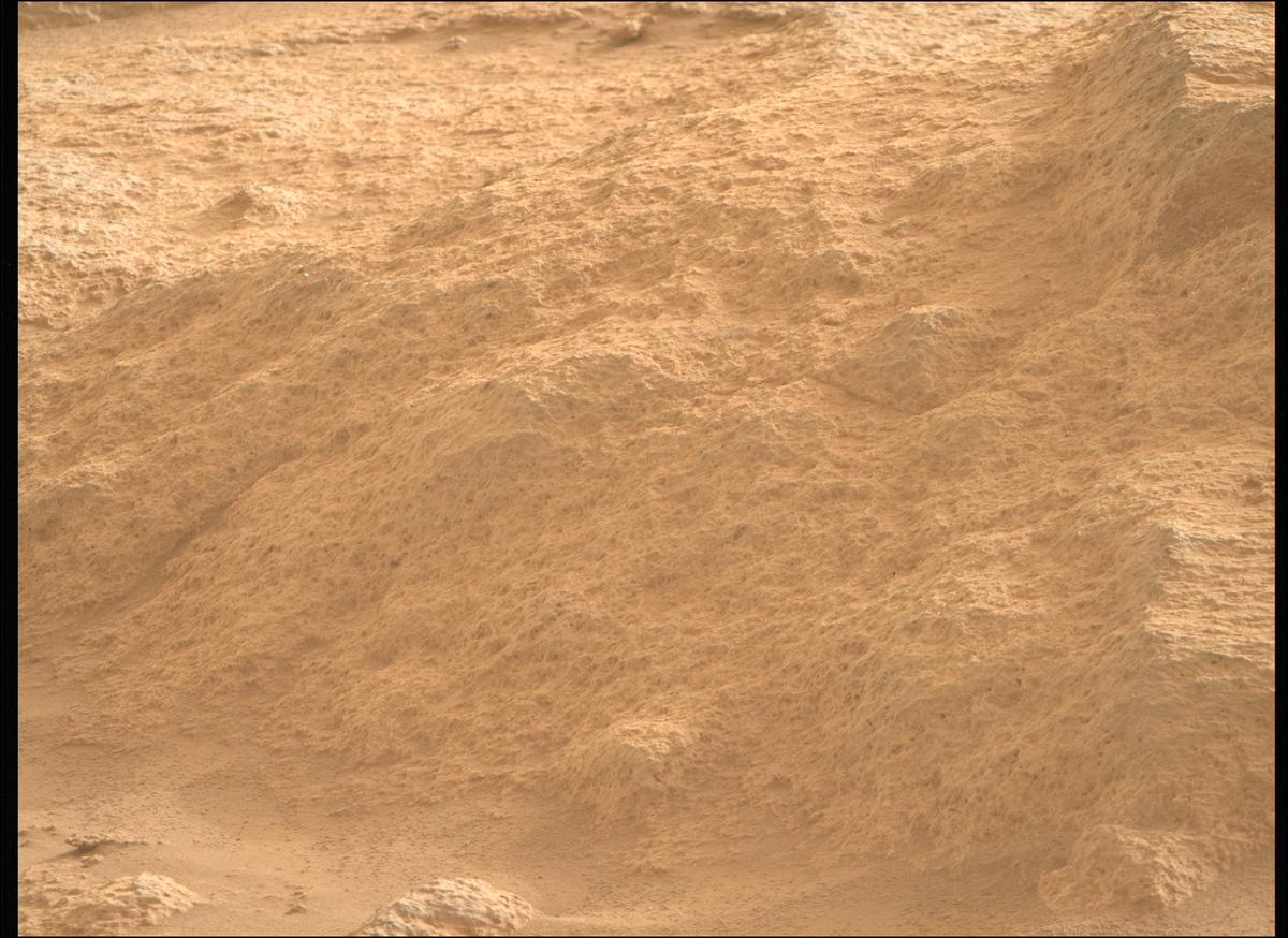 This image was taken by MCZ_RIGHT onboard NASA's Mars rover Perseverance on Sol 1091