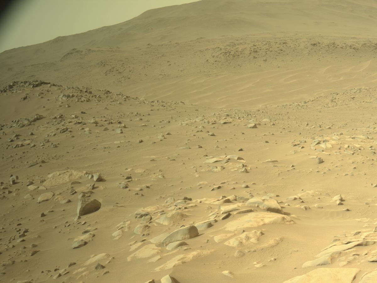 This image was taken by NAVCAM_RIGHT onboard NASA's Mars rover Perseverance on Sol 1092